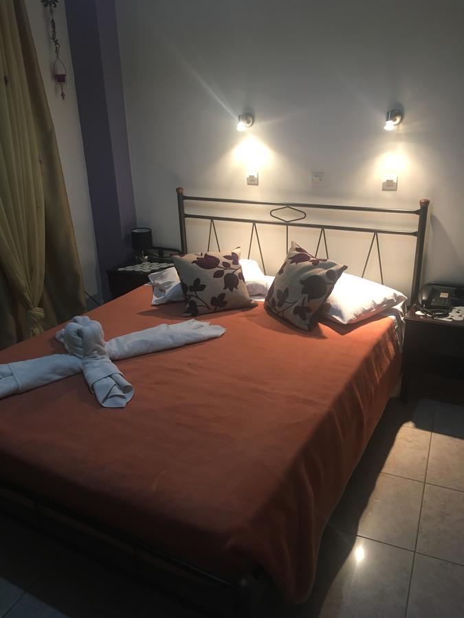 Hotel George カラマタ エクステリア 写真